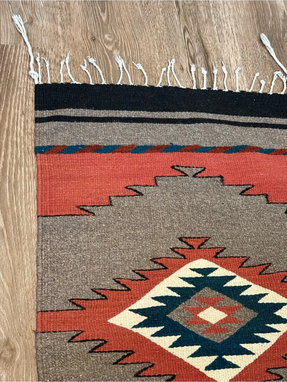Navajo Design Tribal wool Rug,22.5x37.5 inches brand new in excellent condition